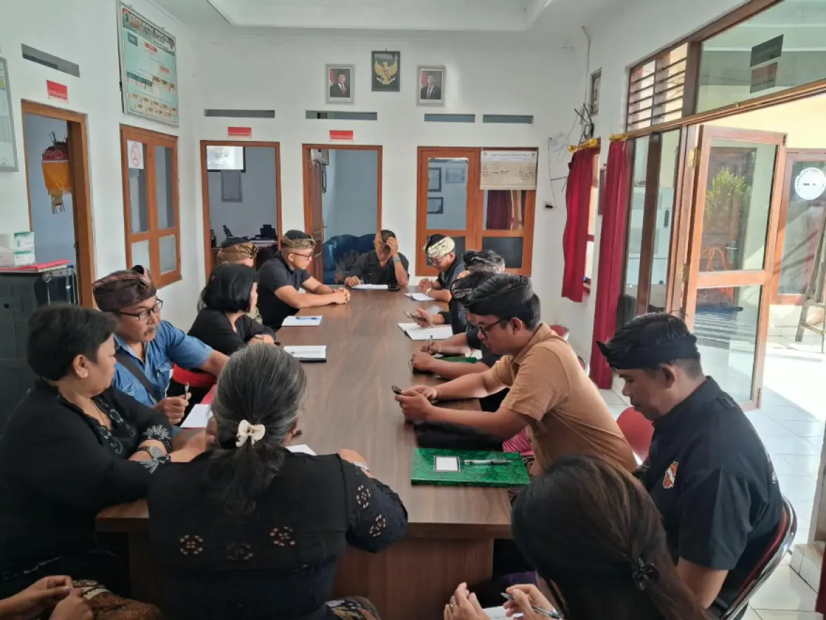 Rapat Seluruh Kaur/Kasi dan Staf Menbahas Tentang Evaluasi Kinerja Kerja, Identifikasi Kendala, dan Akuntabilitas Sebagai bentuk pertanggungjawaban kinerja kerja.